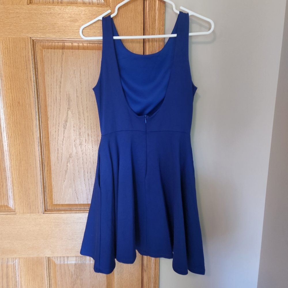 Lulu's Dress - Picture 5 of 10
